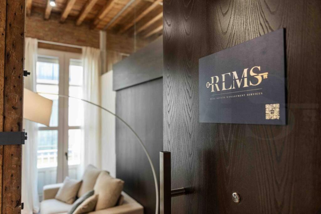 Eclectic & Elegant Apartment By Rems Málaga Exterior foto