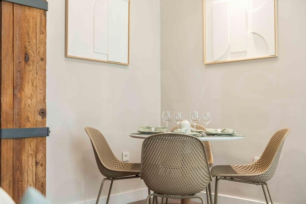Eclectic & Elegant Apartment By Rems Málaga Exterior foto