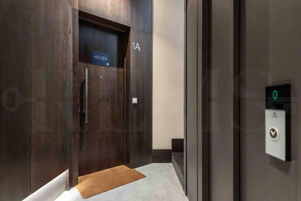 Eclectic & Elegant Apartment By Rems Málaga Exterior foto